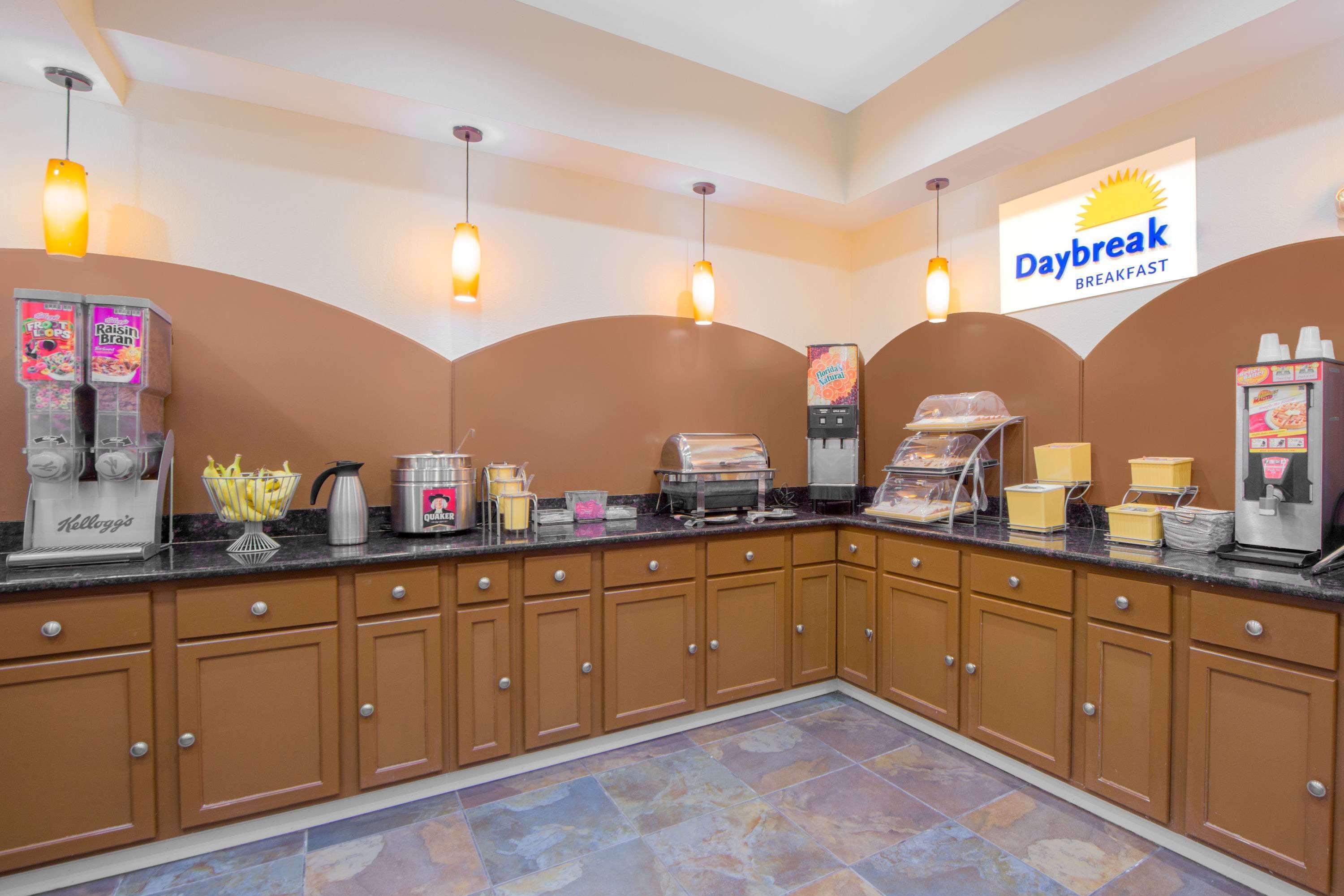 Days Inn By Wyndham Lubbock South Buitenkant foto