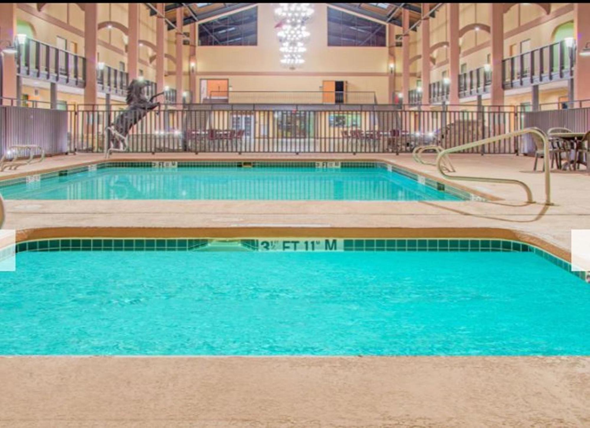 Days Inn By Wyndham Lubbock South Buitenkant foto
