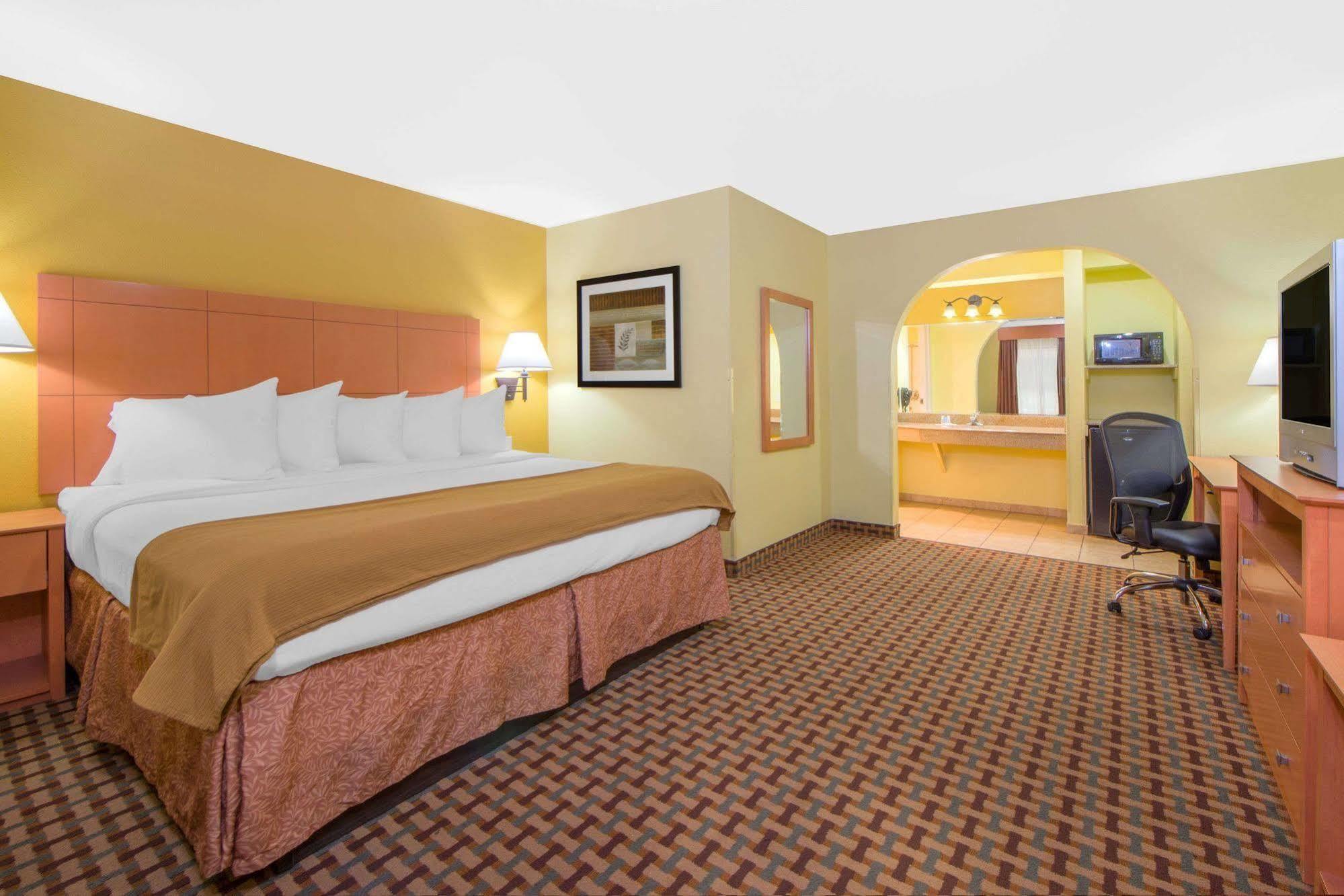 Days Inn By Wyndham Lubbock South Buitenkant foto